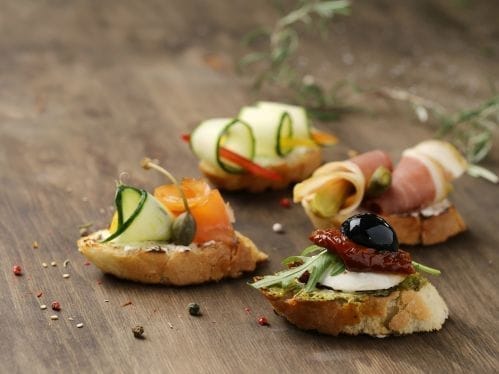 Cómo diseñar un menú de tapas para deleitar a tus clientes en el bar