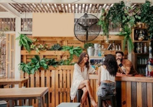 Cómo hacer que tus clientes se sientan como en casa en tu bar