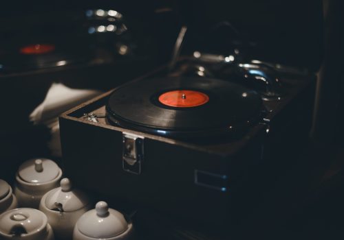 ¿Cómo elegir la mejor música para tu bar o restaurante?